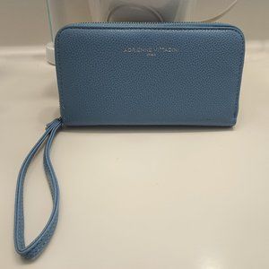 Adrienne Vittadini Charging Wallet